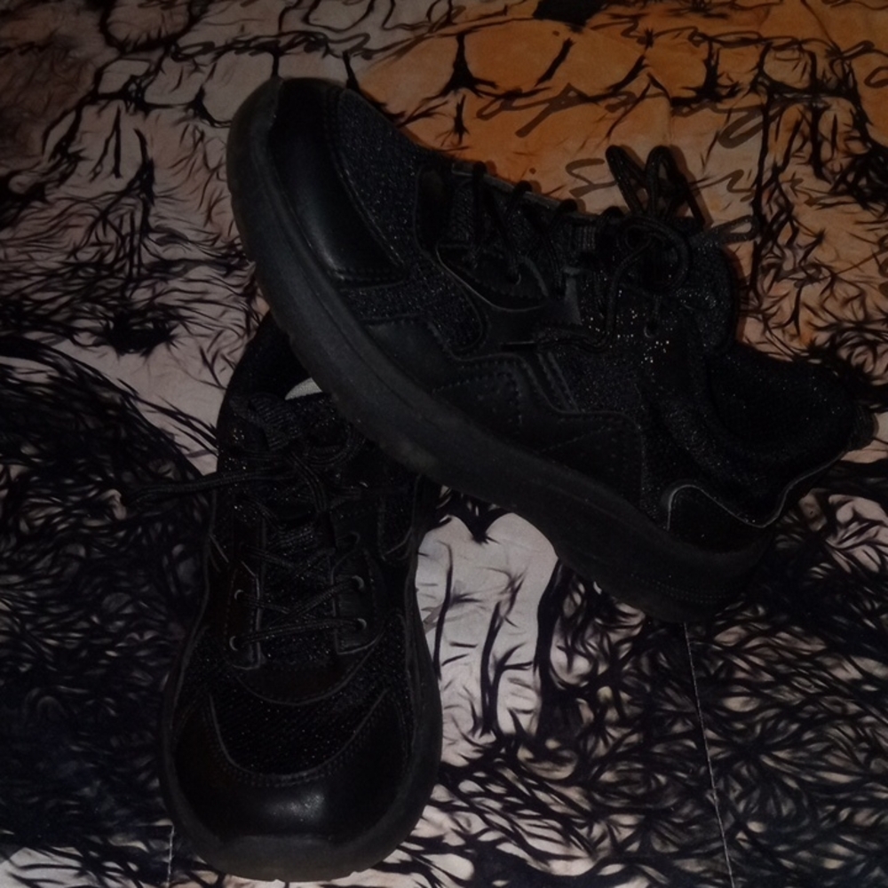 Black Athletic Non slip Work Sneakers